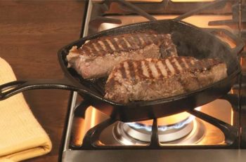 10. Lodge  10.5 Inch Cast Iron Grill Pan