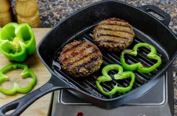 6. Ovente Square Cast Iron Grill Pan with Pre Seasoned Non-Stick Griddle – Cookware for Grilling, Frying, and Sauteing,